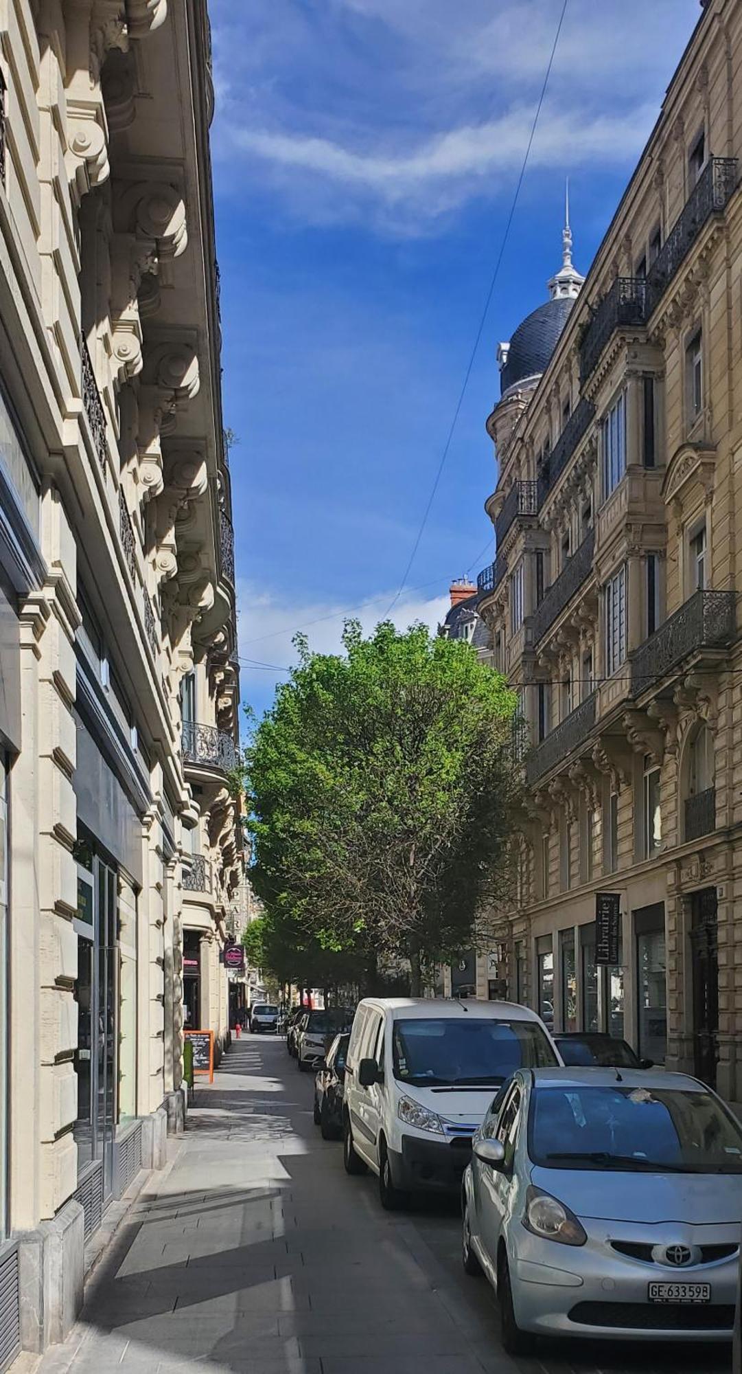 Le Grenier, Climatisation Terrasse Wi-fi Netflix 15 Mn Coeur De * Beziers